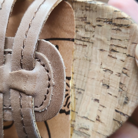 Bare Traps Roanna Sandal - Picture 11 of 11